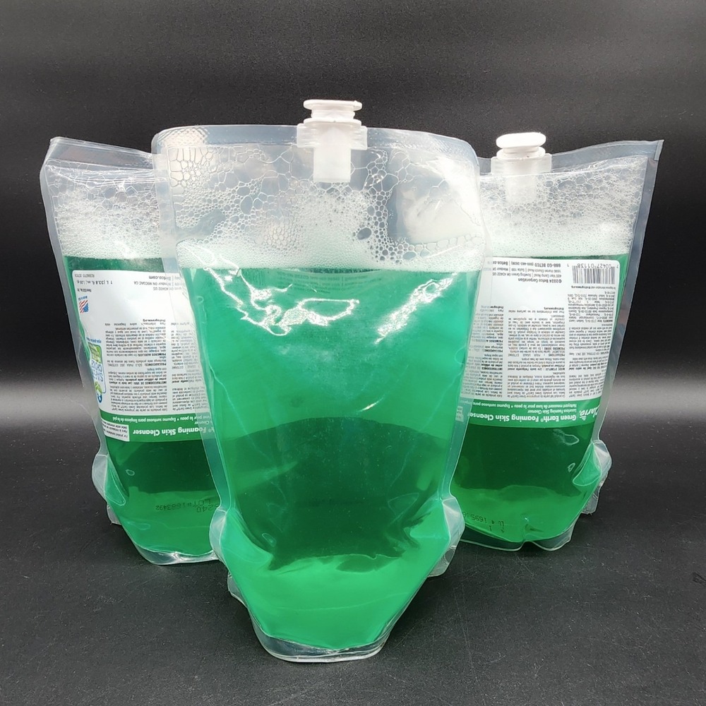 Betco Clario 3L Green Earth Foaming Skin Cleanser Refill 3-Pack 1L Pouches 78104